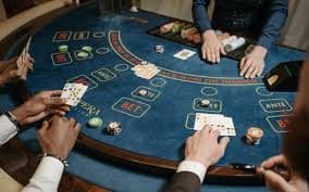 Live dealer table interface at bosklik